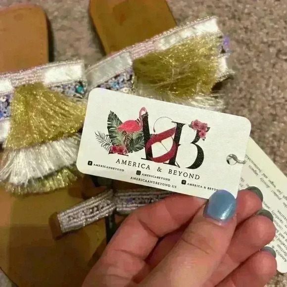 America & beyond Indian tassel sandals size 38 NWT - Picture 3 of 3